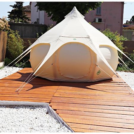 Superbe glamping avec terrasse privative 5min mer Cannes Extérieur photo