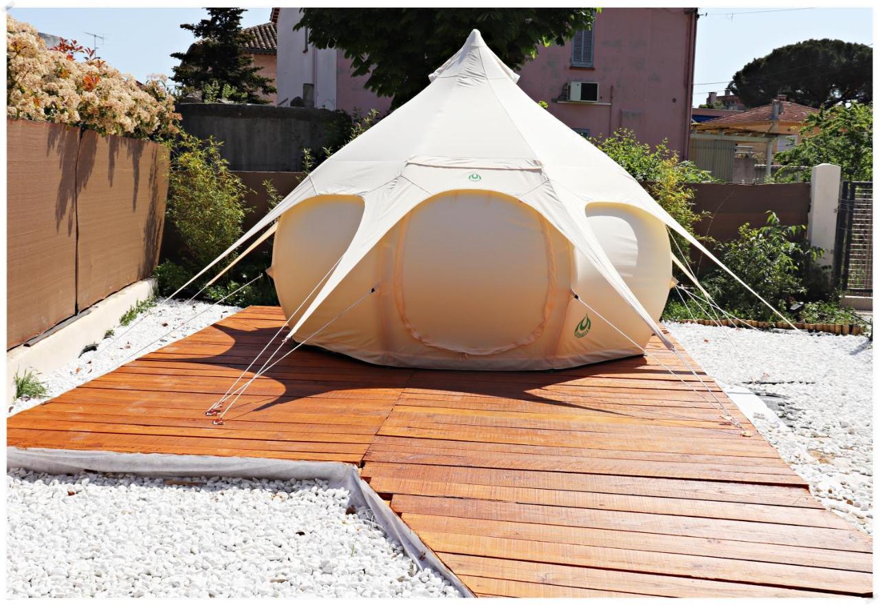Superbe glamping avec terrasse privative 5min mer Cannes Extérieur photo